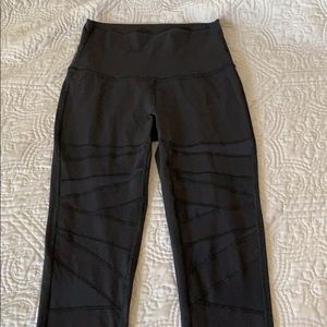 Lululemon wunder under mesh leggings